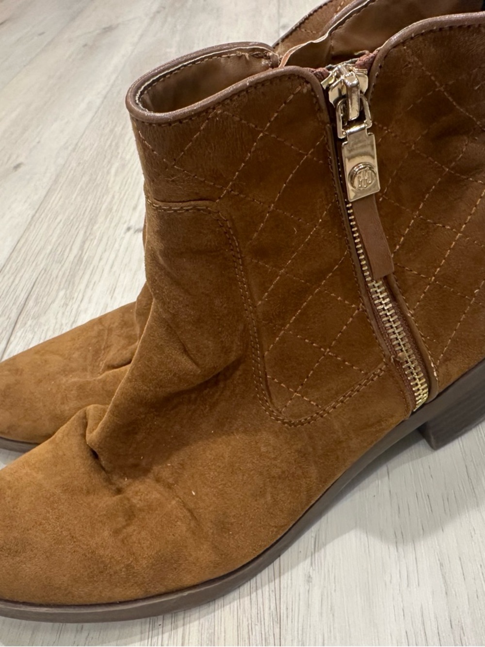 Tommy Hilfiger Chestnut Brown Suede Quilted Ankle Booties with Gold Zip